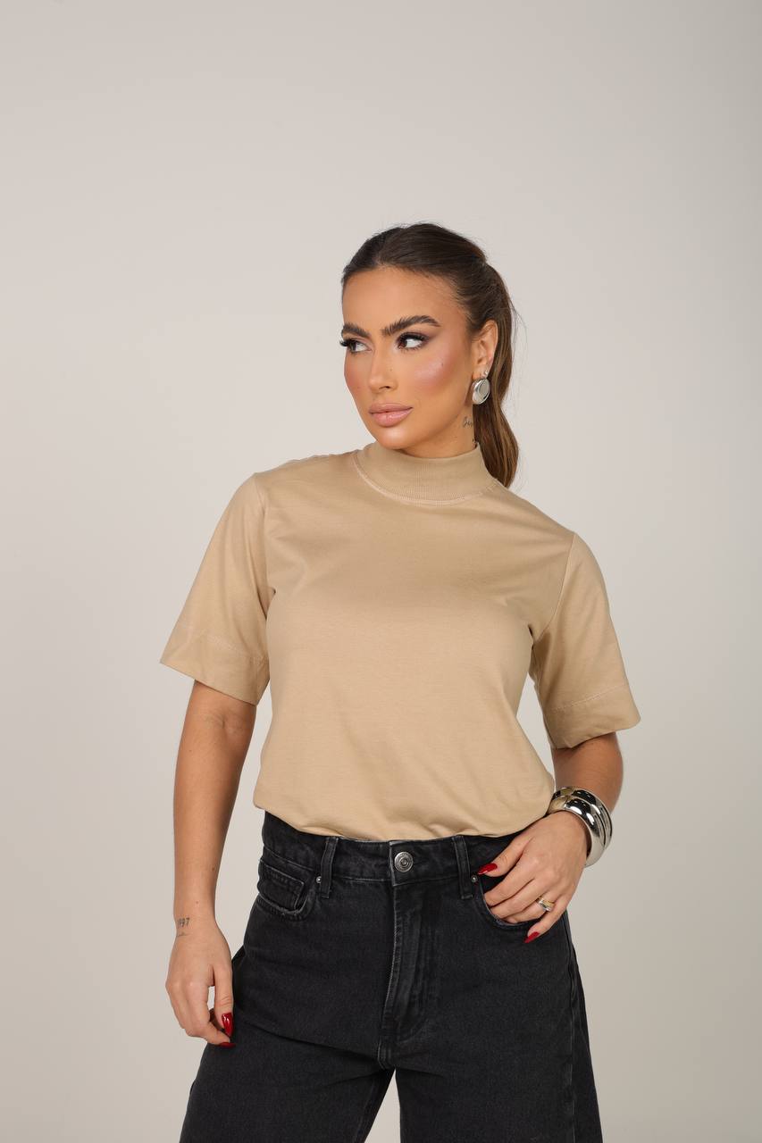 Blusa gola polo alta feminina