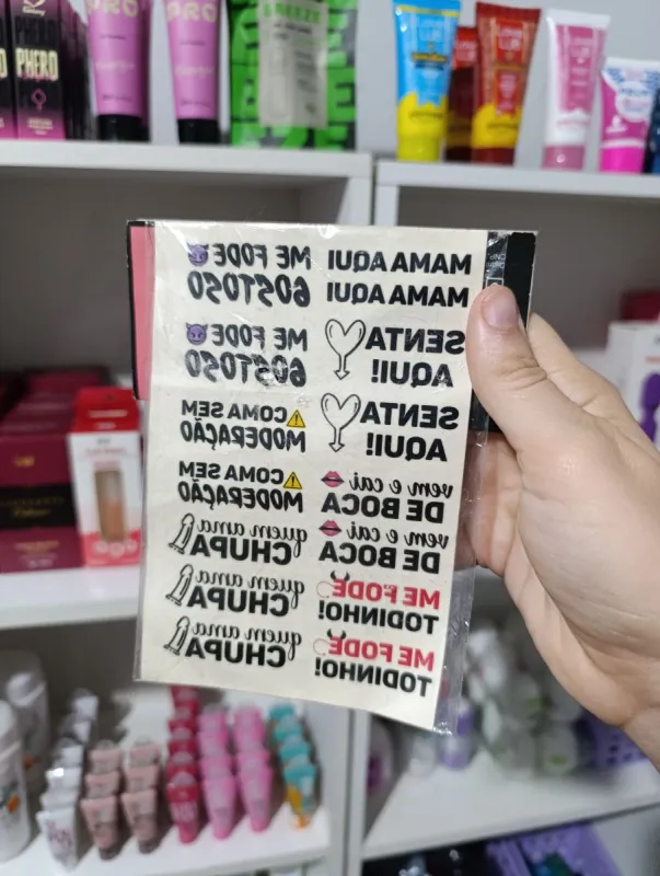 Cartela de tatuagem masculino